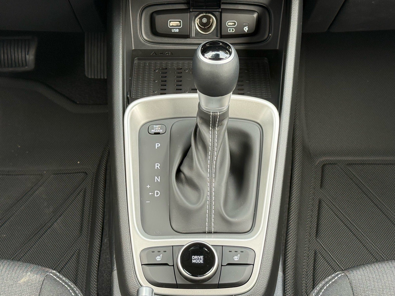 New 2026 Hyundai Venue SEL FWD image 23