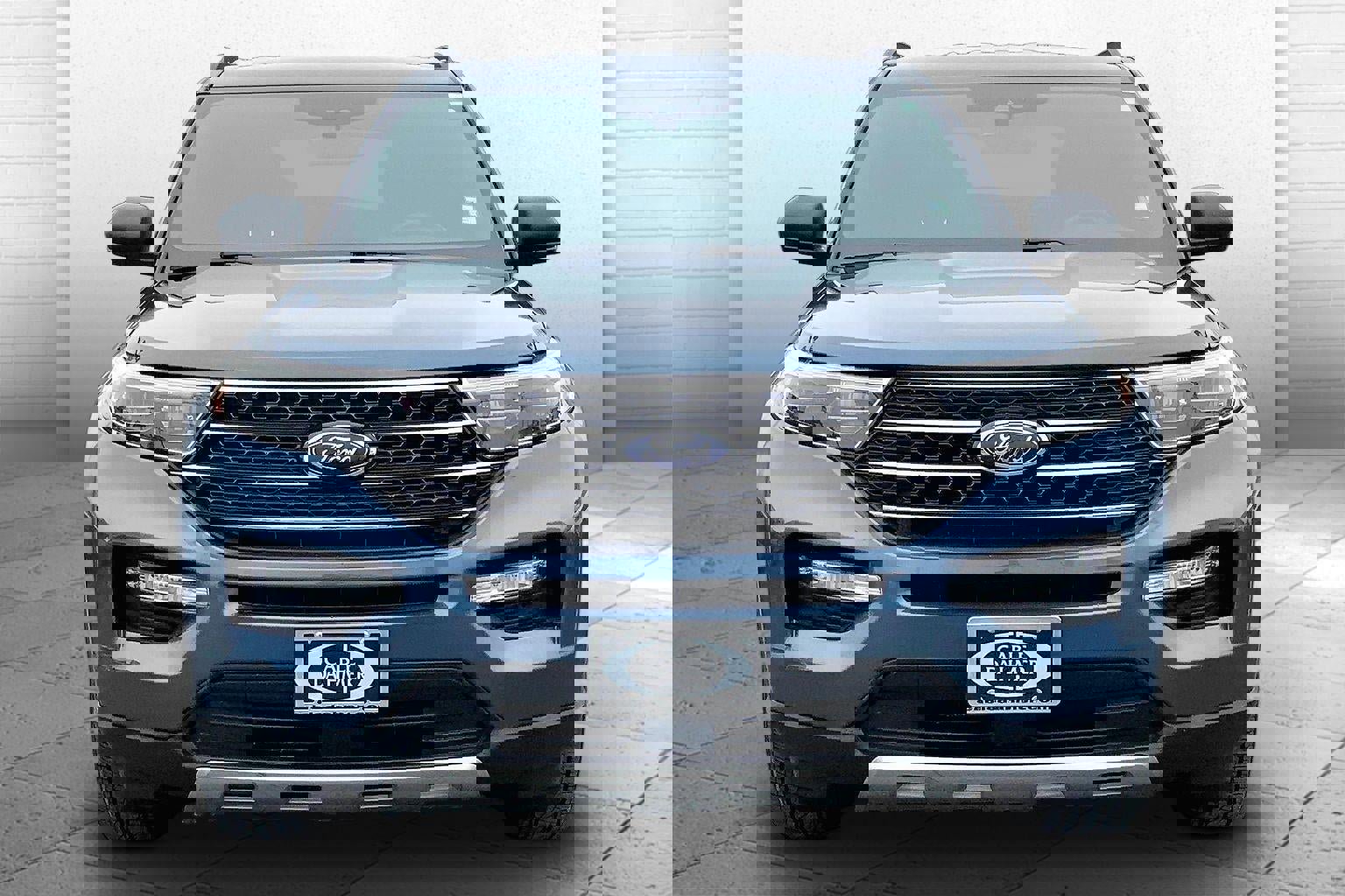 Used 2020 Ford Explorer XLT w/ Equipment Group 202A image 2