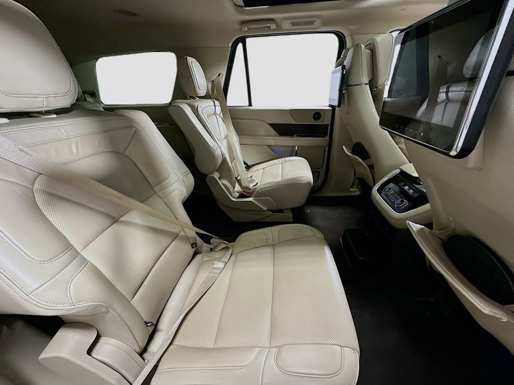 Used 2019 Lincoln Navigator Reserve w/ Cargo Package image 30