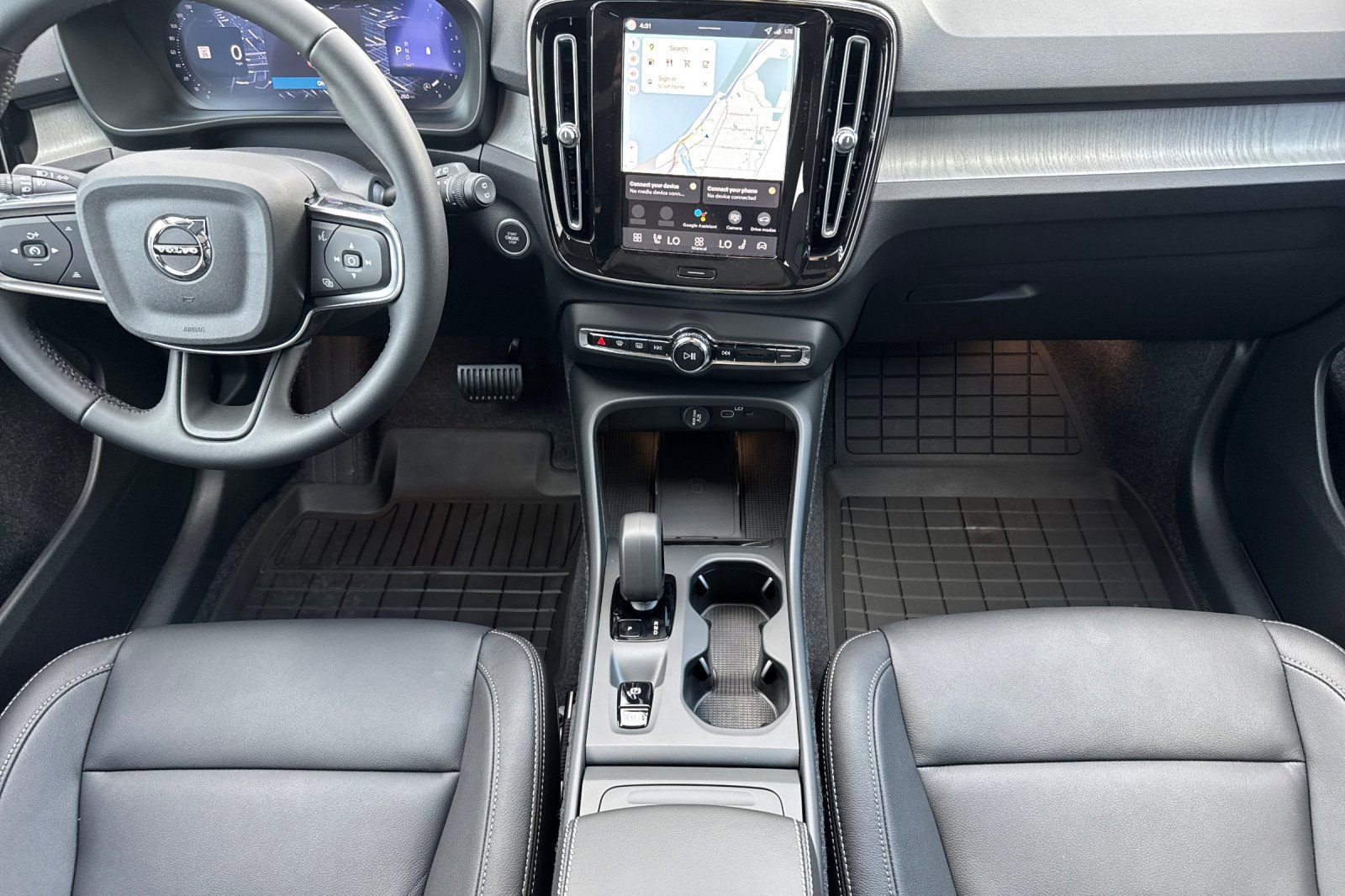 New 2026 Volvo XC40 B4 Core w/ Protection Package Premier FWD image 13