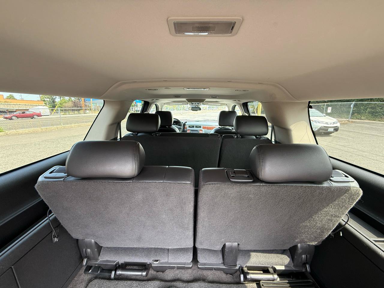 Used 2008 Chevrolet Suburban LTZ w/ LTZ Preferred Equipment Group AWD/4WD image 17