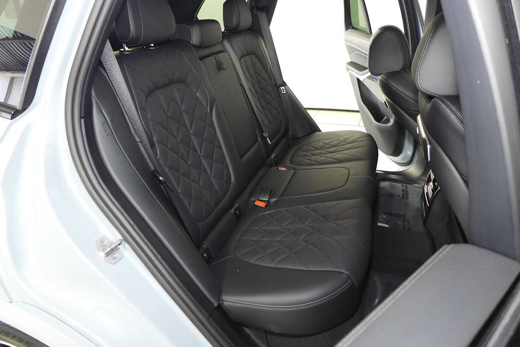 Used 2024 BMW X5 xDrive50e w/ M Sport Package AWD/4WD image 20