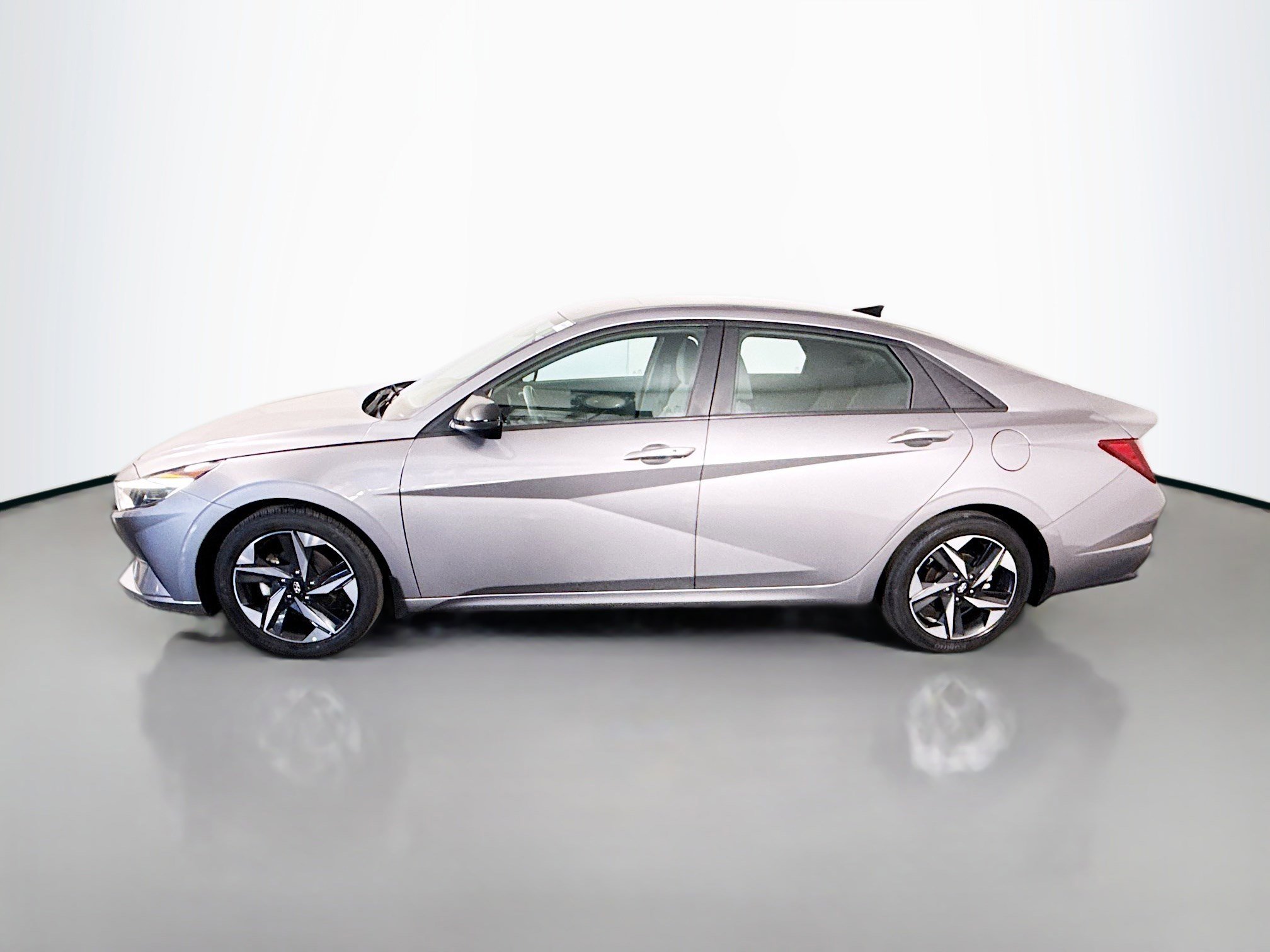 Used 2023 Hyundai Elantra SEL w/ Convenience Package FWD image 6
