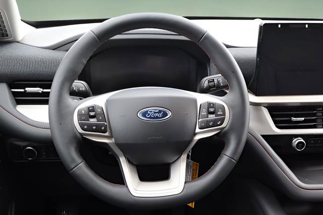 New 2026 Ford Explorer Active image 16