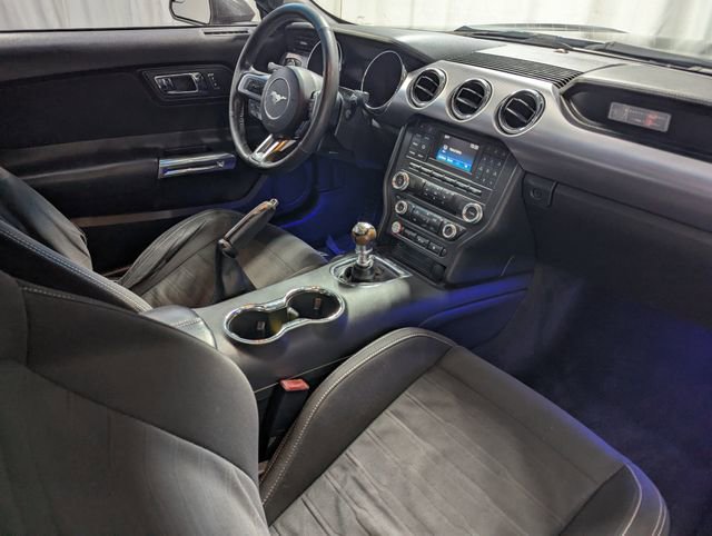 Used 2017 Ford Mustang GT RWD image 9