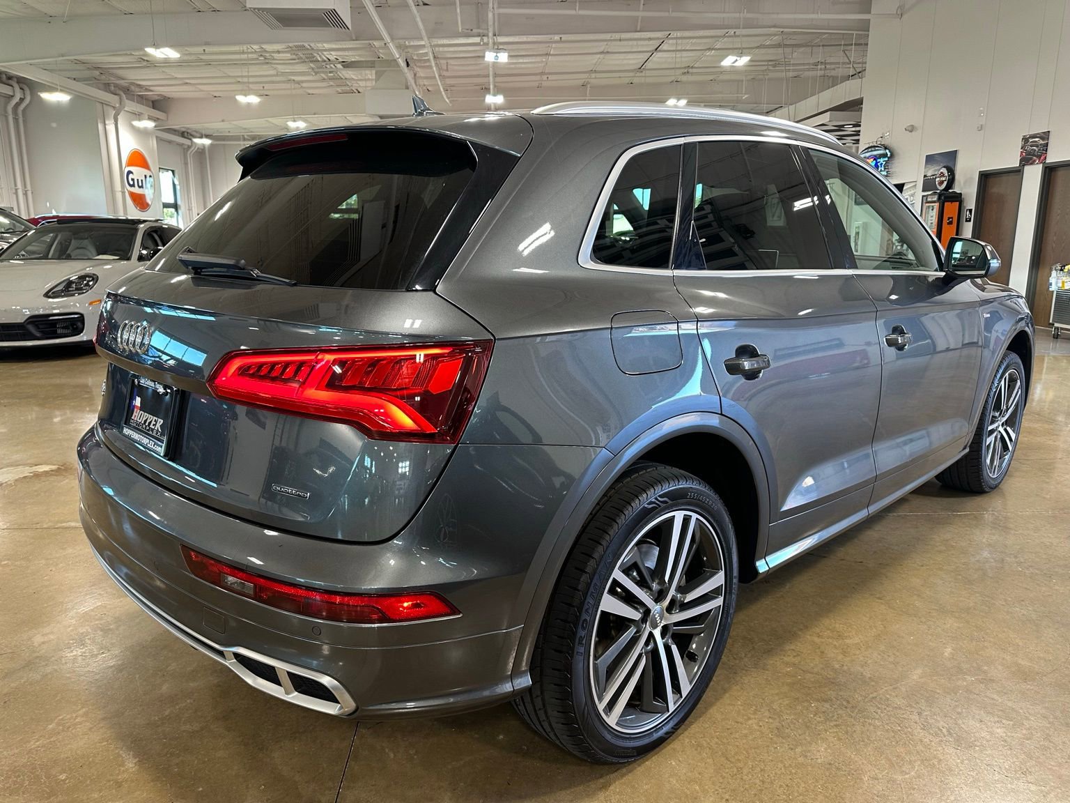 Used 2020 Audi Q5 e Premium Plus w/ Premium Plus Package image 8