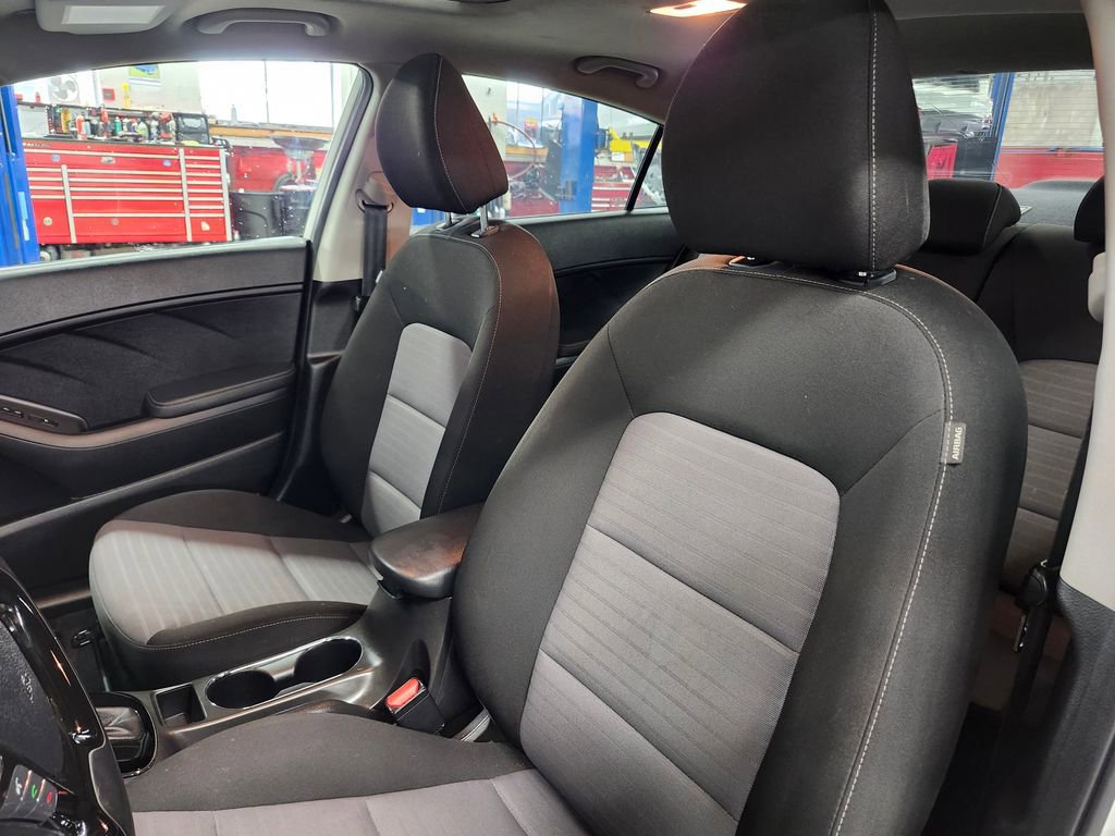 Used 2018 Kia Forte S w/ S Technology Plus Package FWD image 10