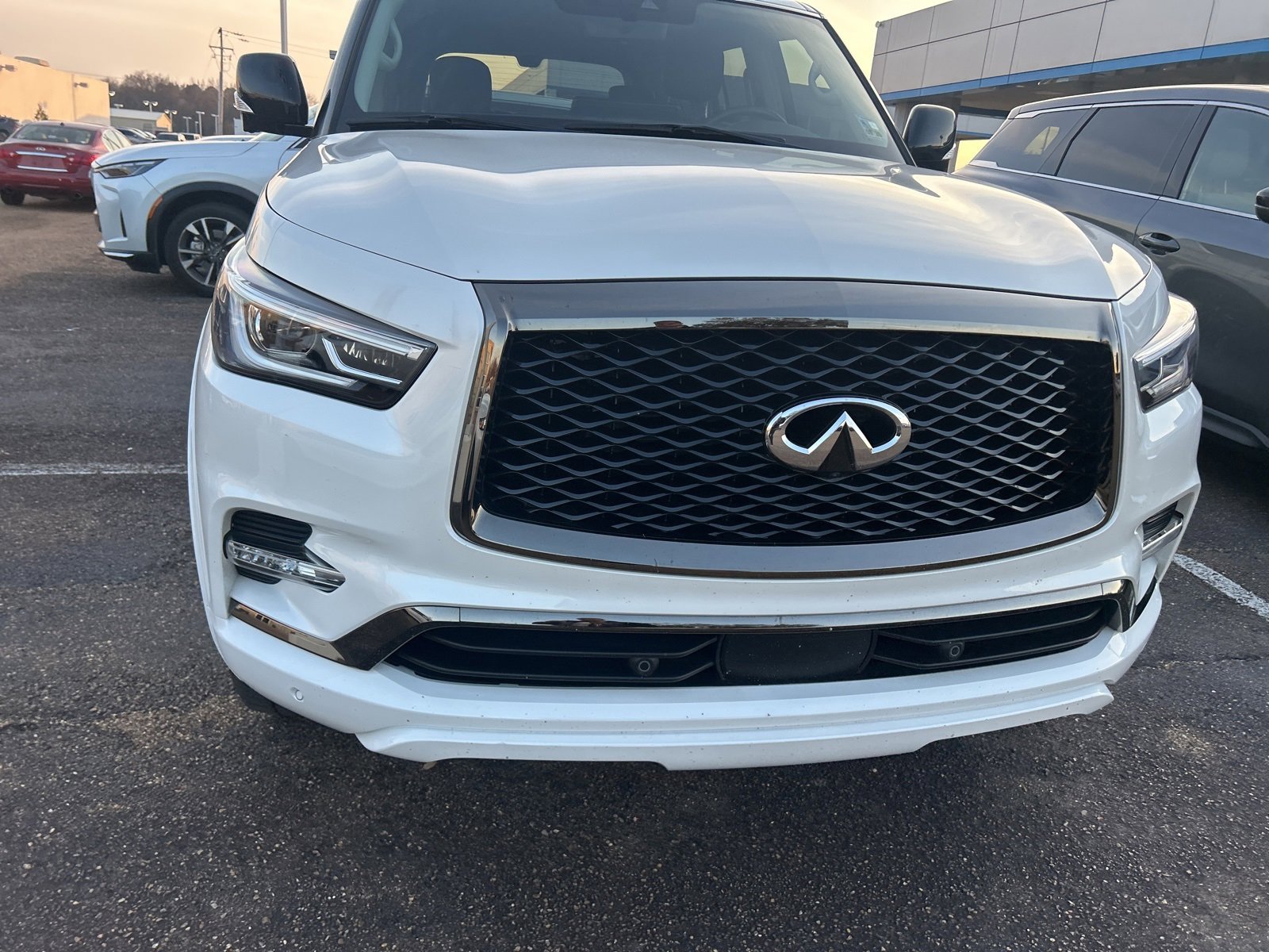Certified 2023 INFINITI QX80 Premium Select w/ All-Season Package image 5