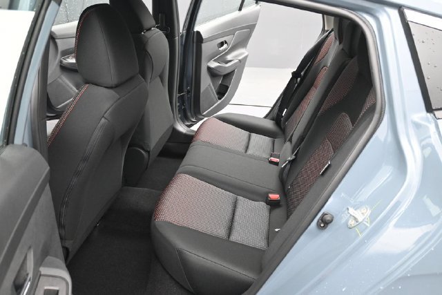 New 2026 Nissan Sentra SR w/ Floor Mat Package FWD image 9