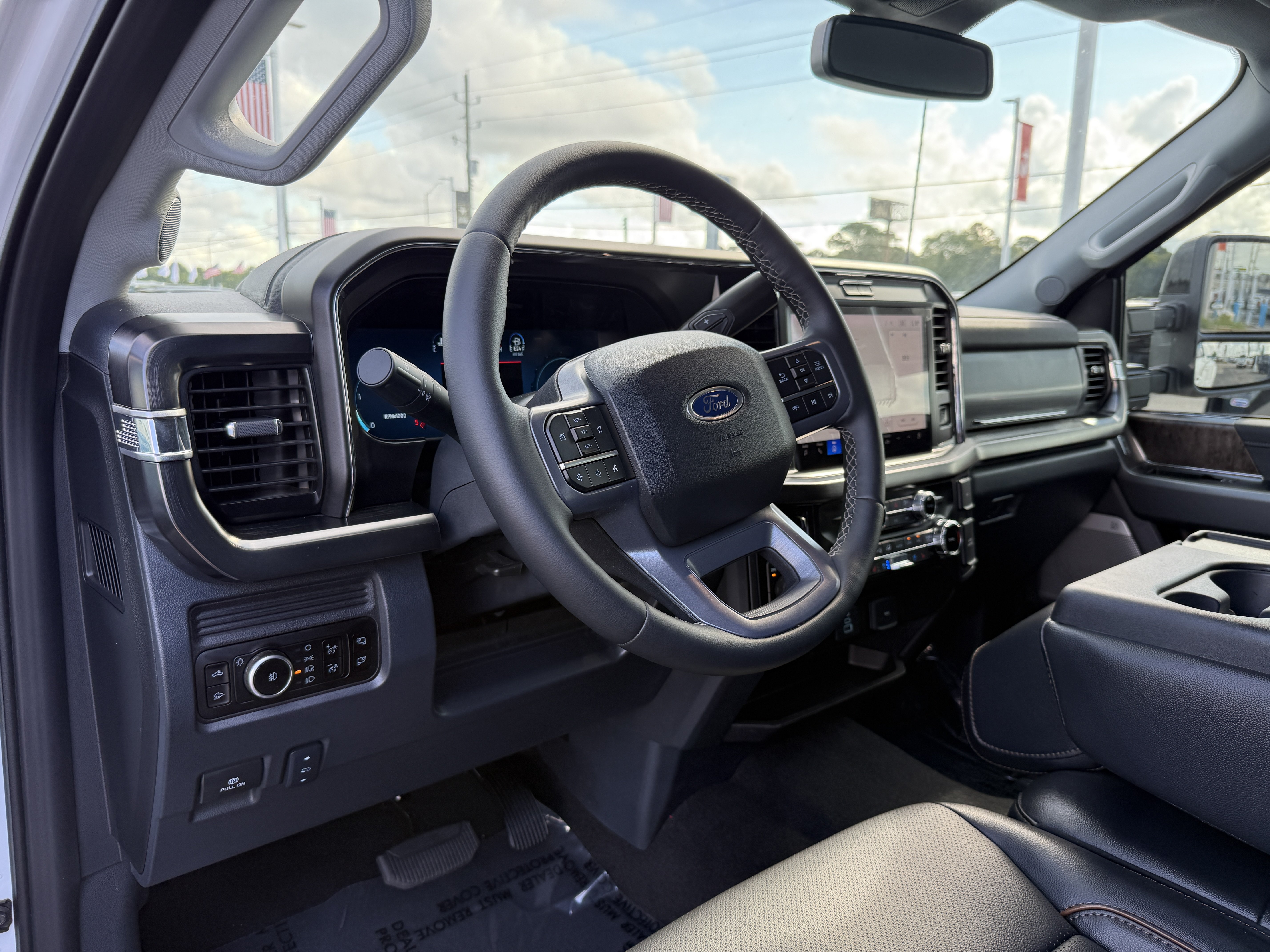 Used 2026 Ford F350 Lariat AWD/4WD image 13