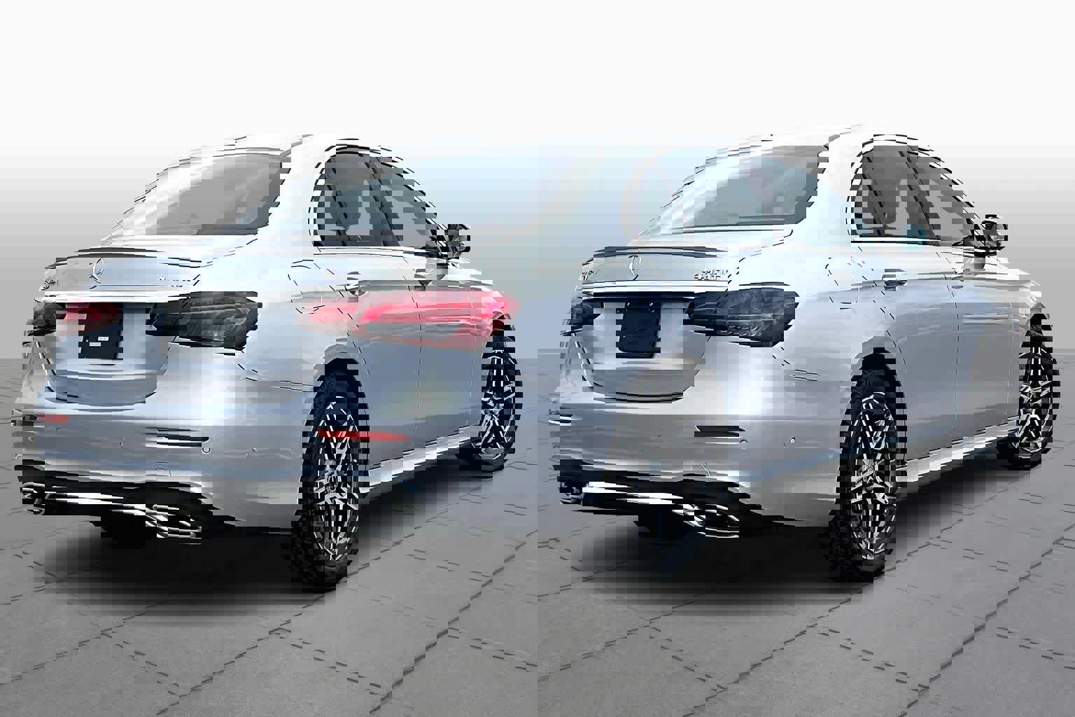 Used 2023 Mercedes-Benz E 450 4MATIC Sedan image 13