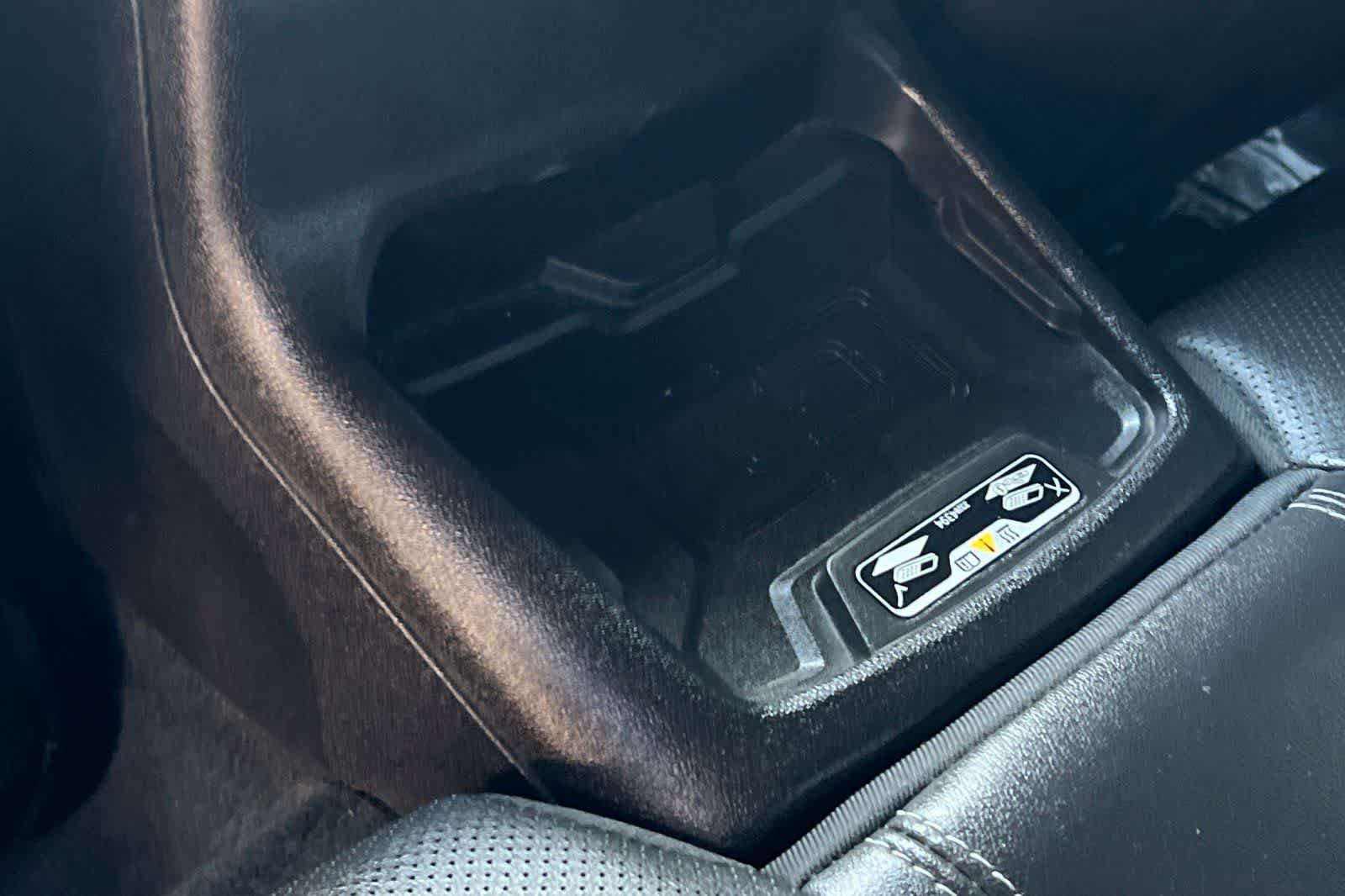 Used 2017 Chevrolet Camaro LT RWD image 15