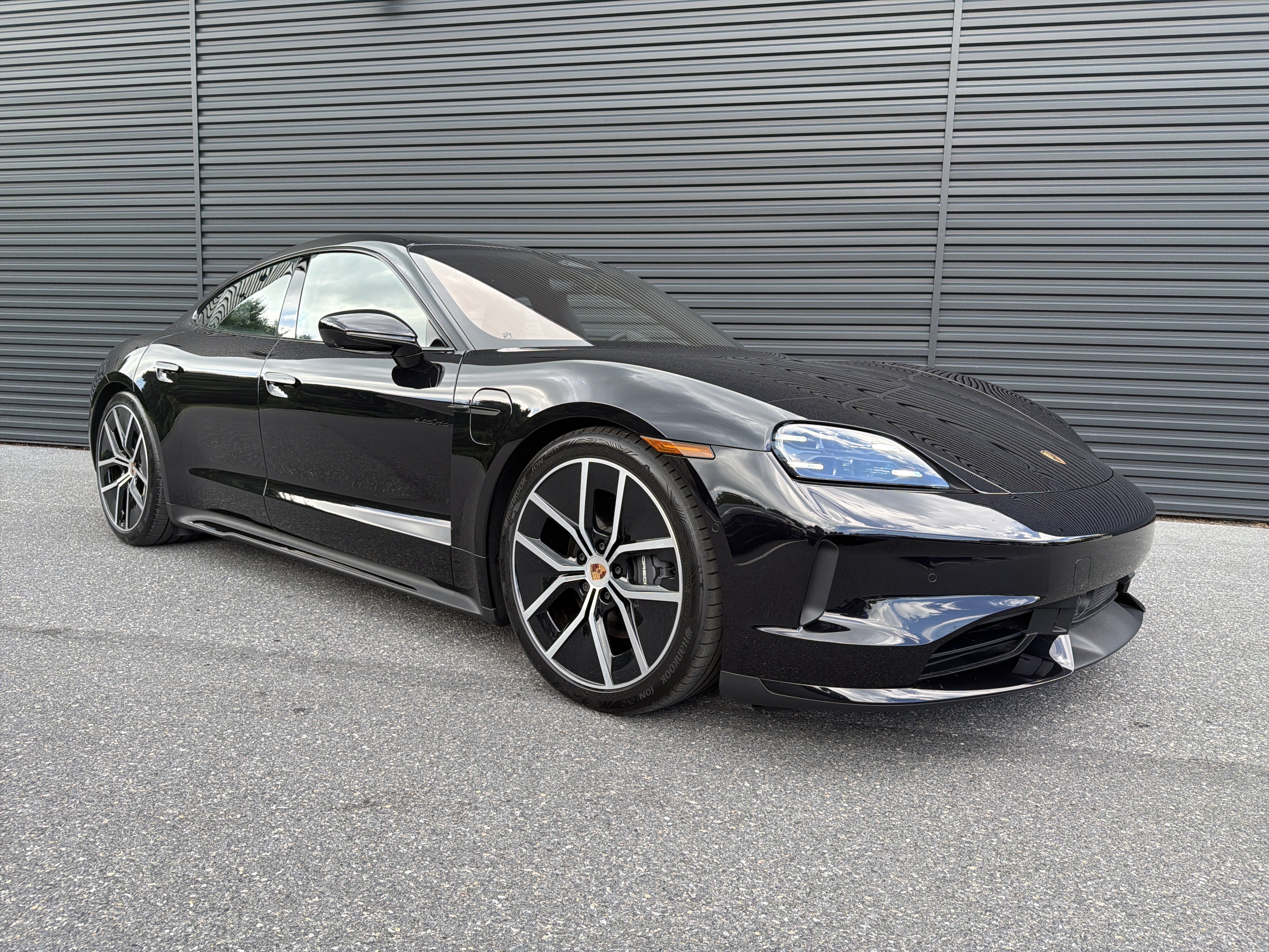 New 2026 Porsche Taycan RWD image 10