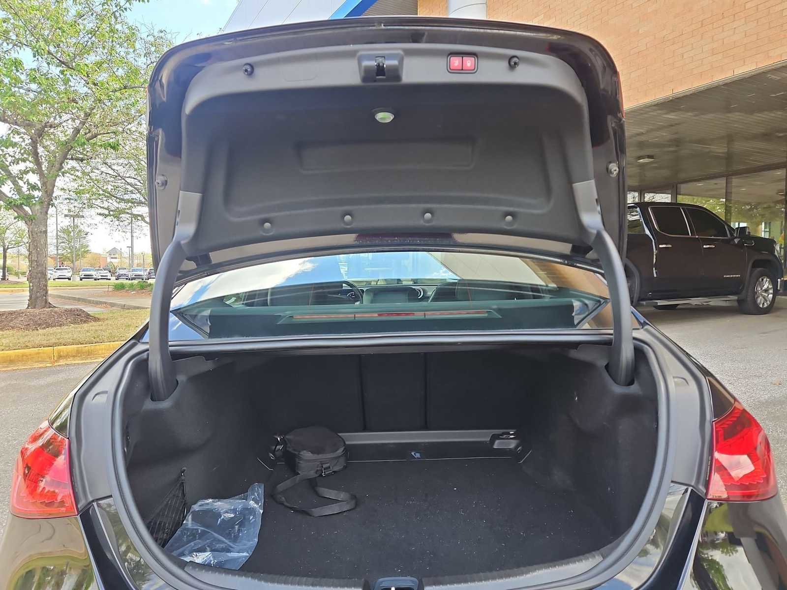 Used 2023 Mercedes-Benz C 300 Sedan image 34