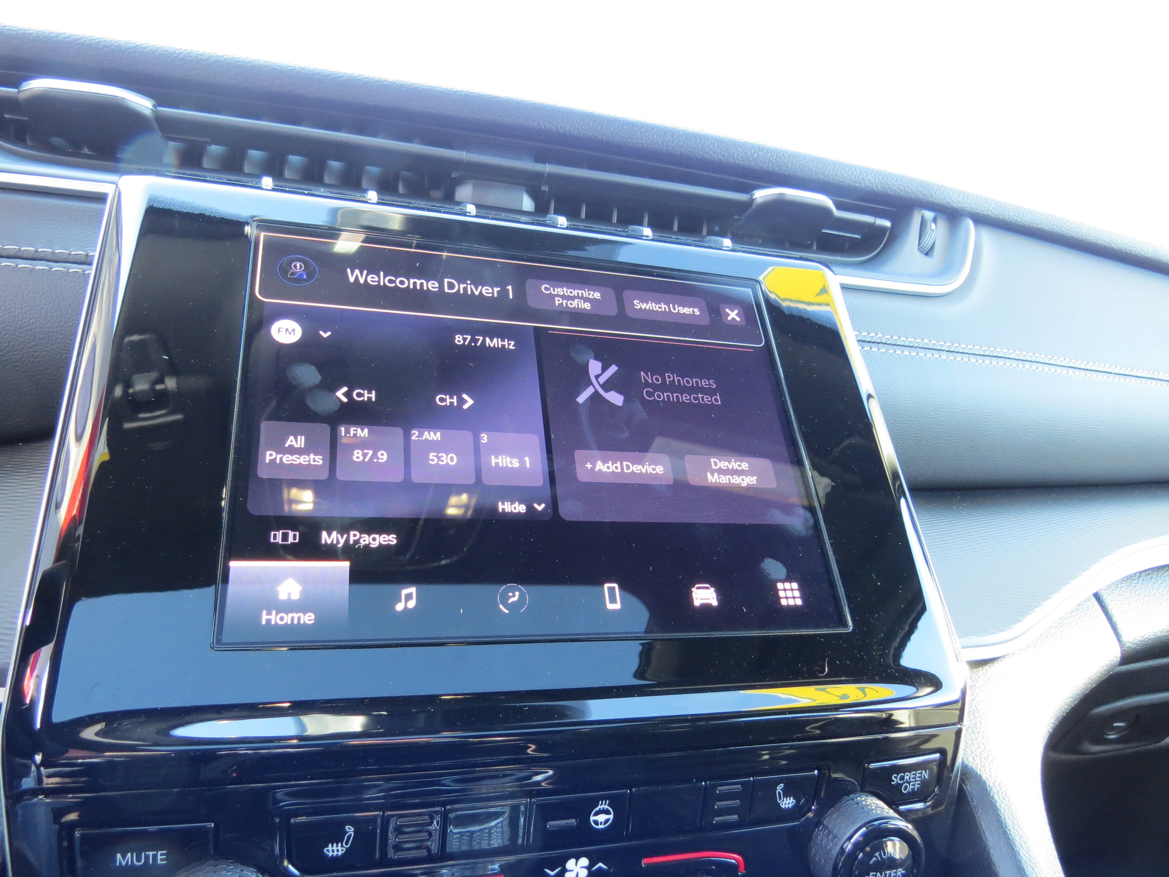 Used 2025 Jeep Grand Cherokee 4WD image 17