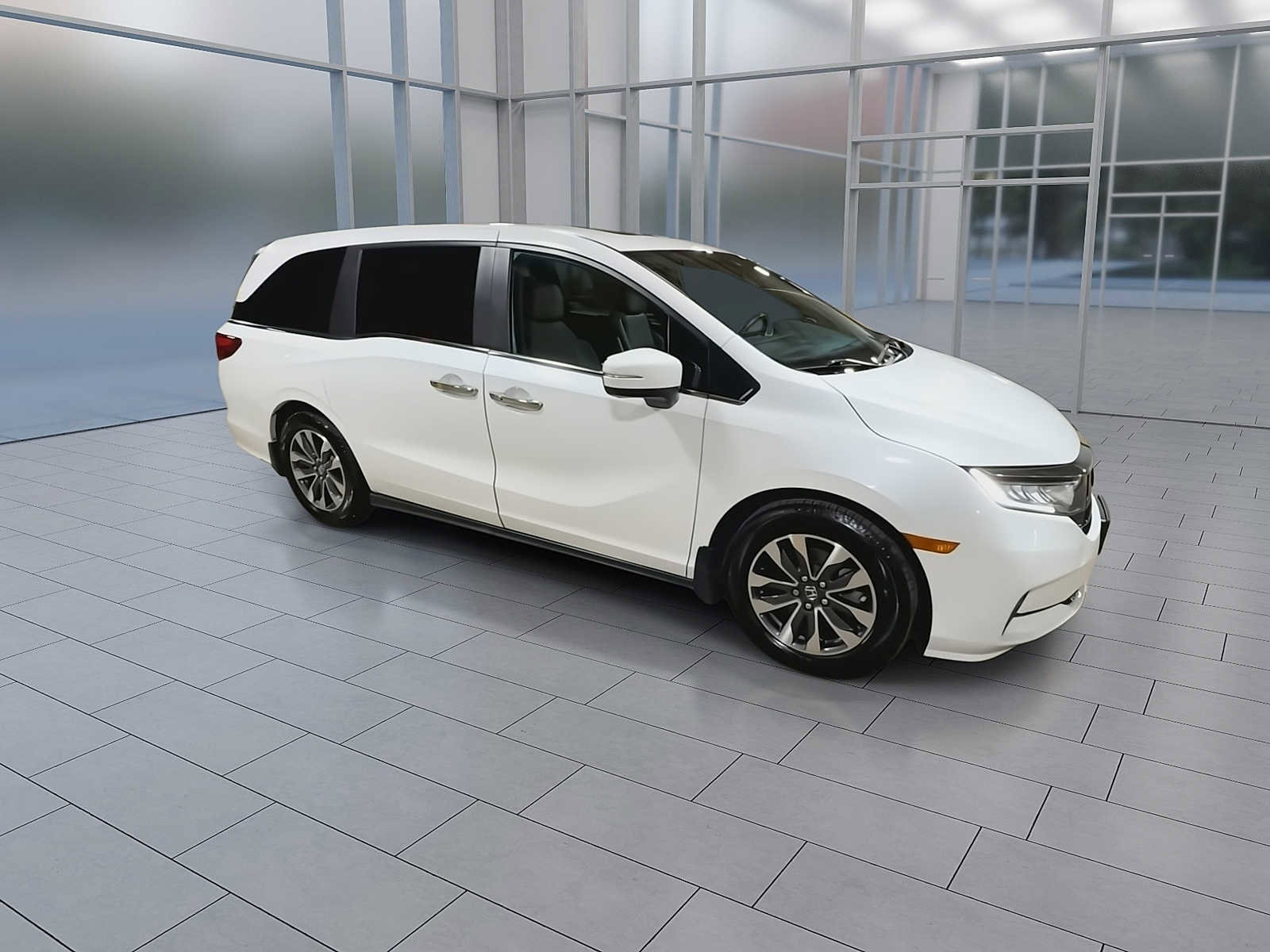 Used 2024 Honda Odyssey EX-L image 2