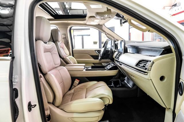 Used 2021 Lincoln Navigator L Reserve image 27