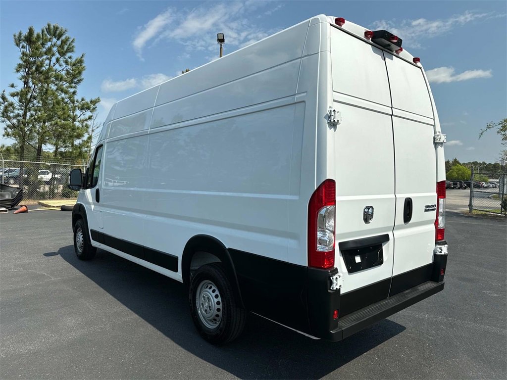 New 2024 RAM ProMaster 3500 w/ Convenience Group image 6
