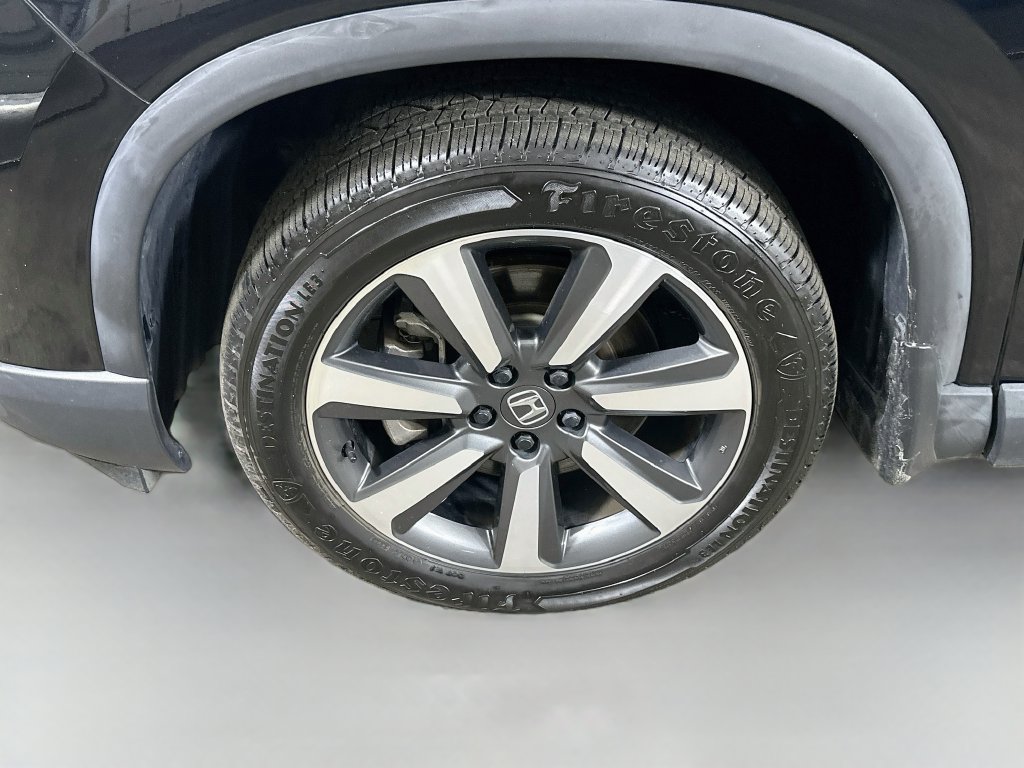 Used 2023 Honda Pilot Touring image 8