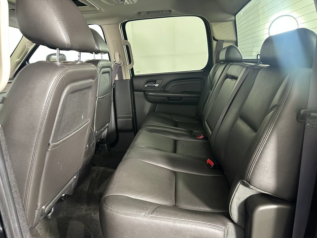 Used 2013 GMC Sierra 2500 Denali w/ Suspension Package, Off-Road AWD/4WD image 23