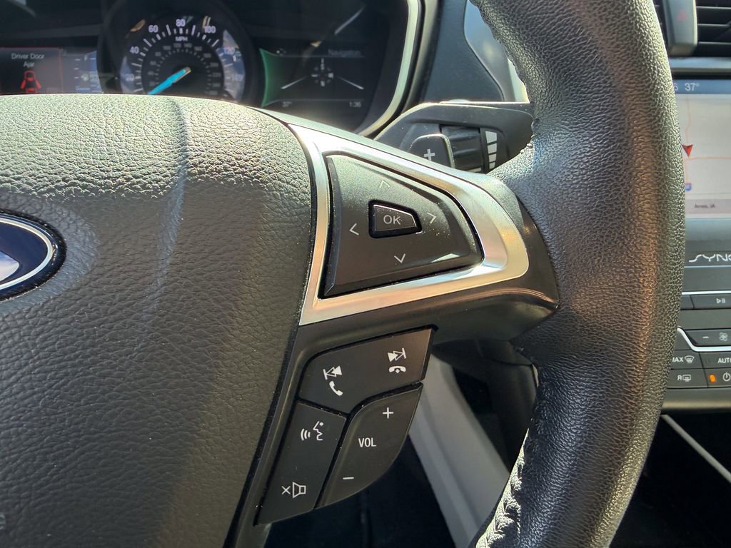 Used 2019 Ford Fusion SEL image 24
