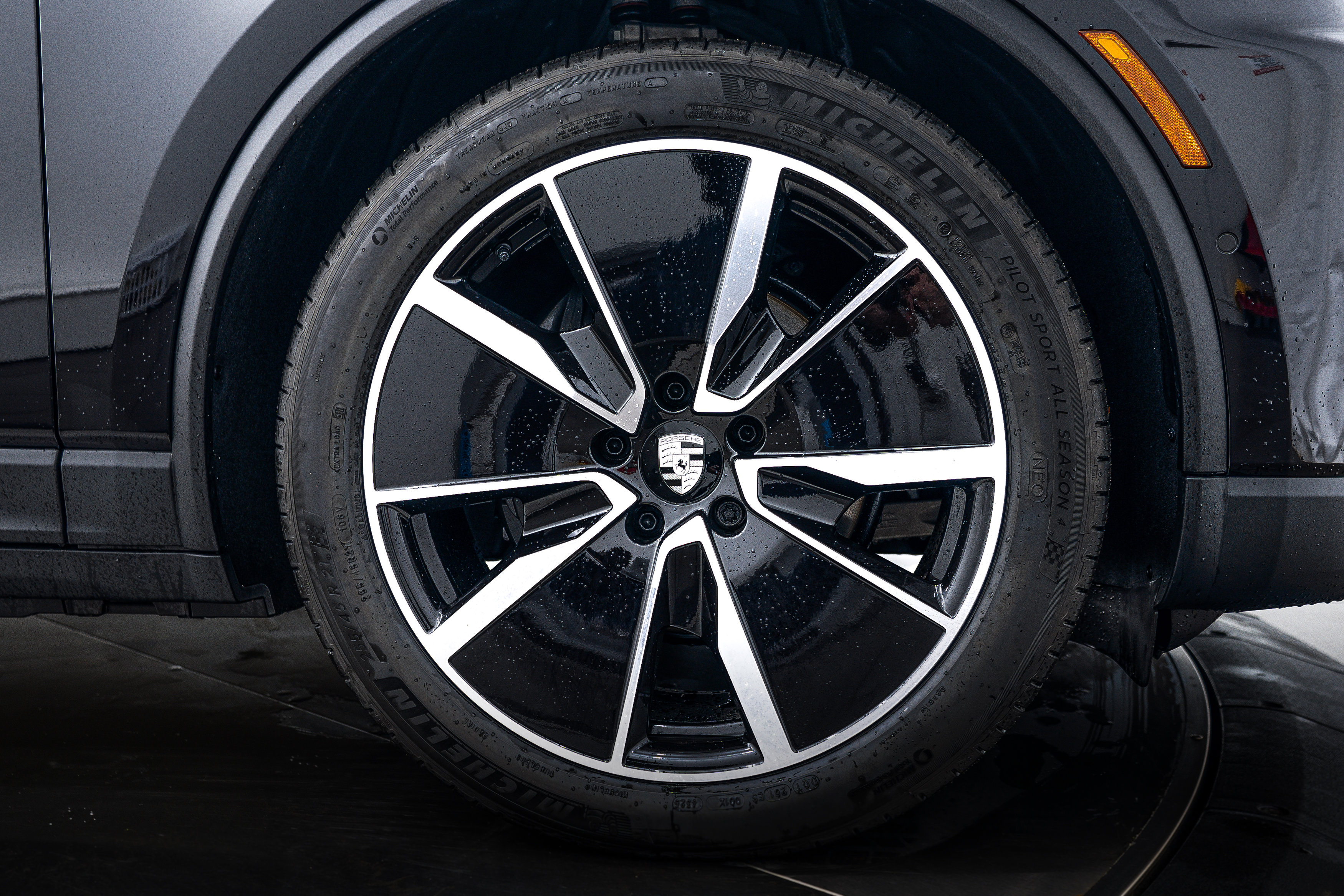 New 2026 Porsche Macan 4 Electric AWD/4WD image 11