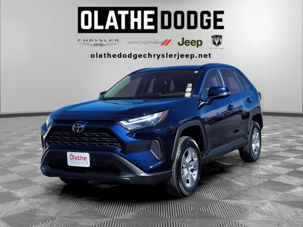 Used 2025 Toyota RAV4 XLE image 1