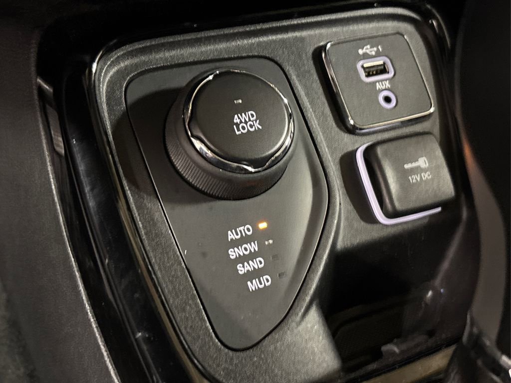 Used 2020 Jeep Compass Latitude image 33