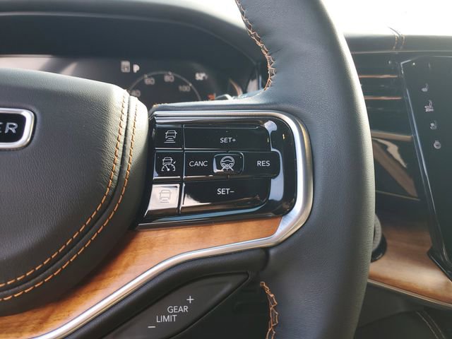 Used 2024 Jeep Grand Wagoneer Series III w/ HD Trailer Tow Package image 26