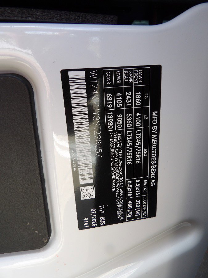 Used 2025 Mercedes-Benz Sprinter 2500 image 9