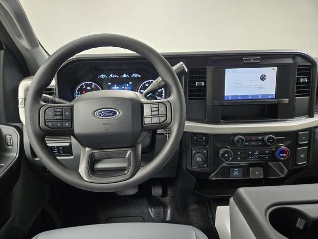 New 2025 Ford F550 4x4 Crew Cab Super Duty image 17