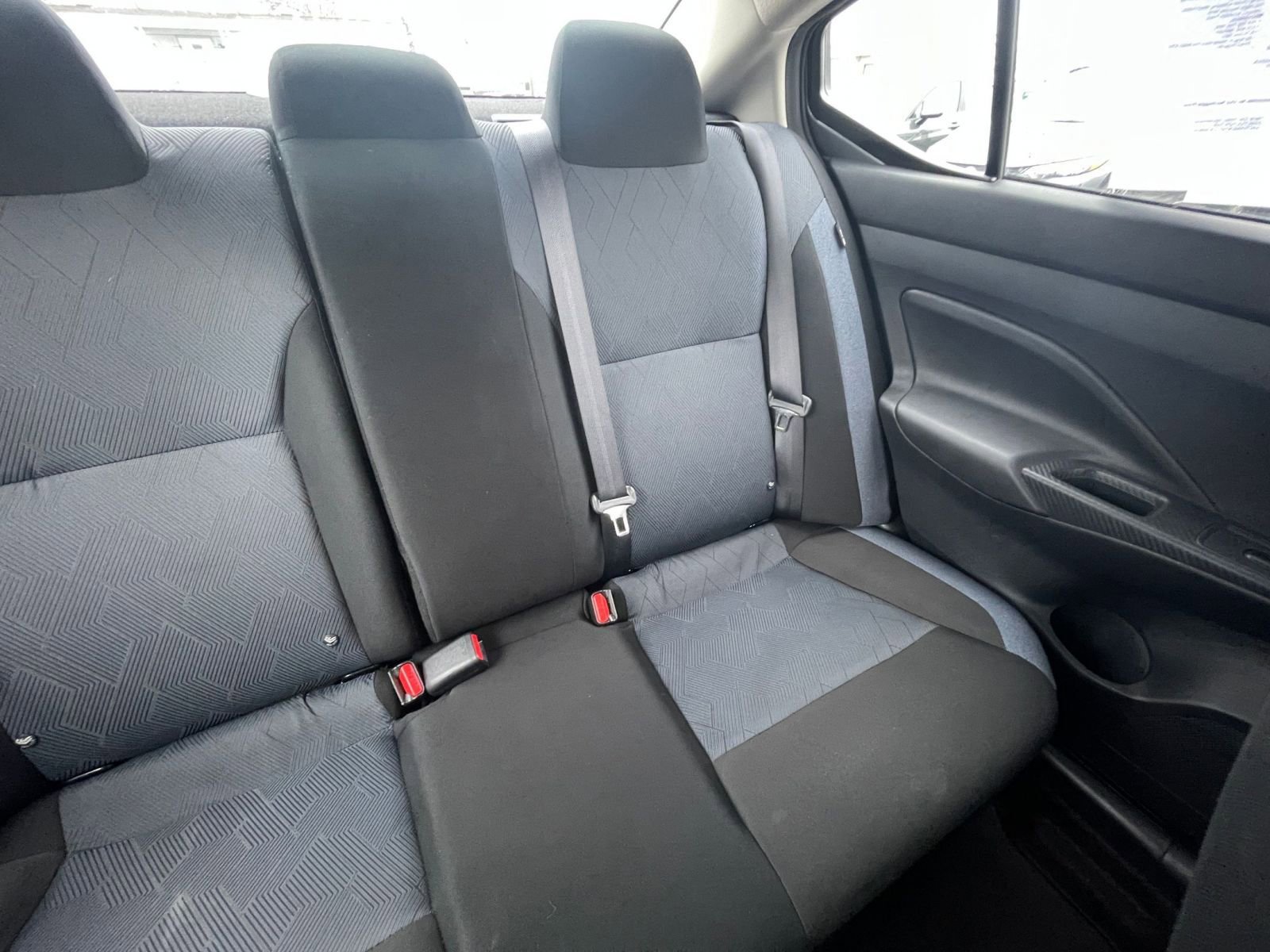 Used 2025 Nissan Versa SV image 32