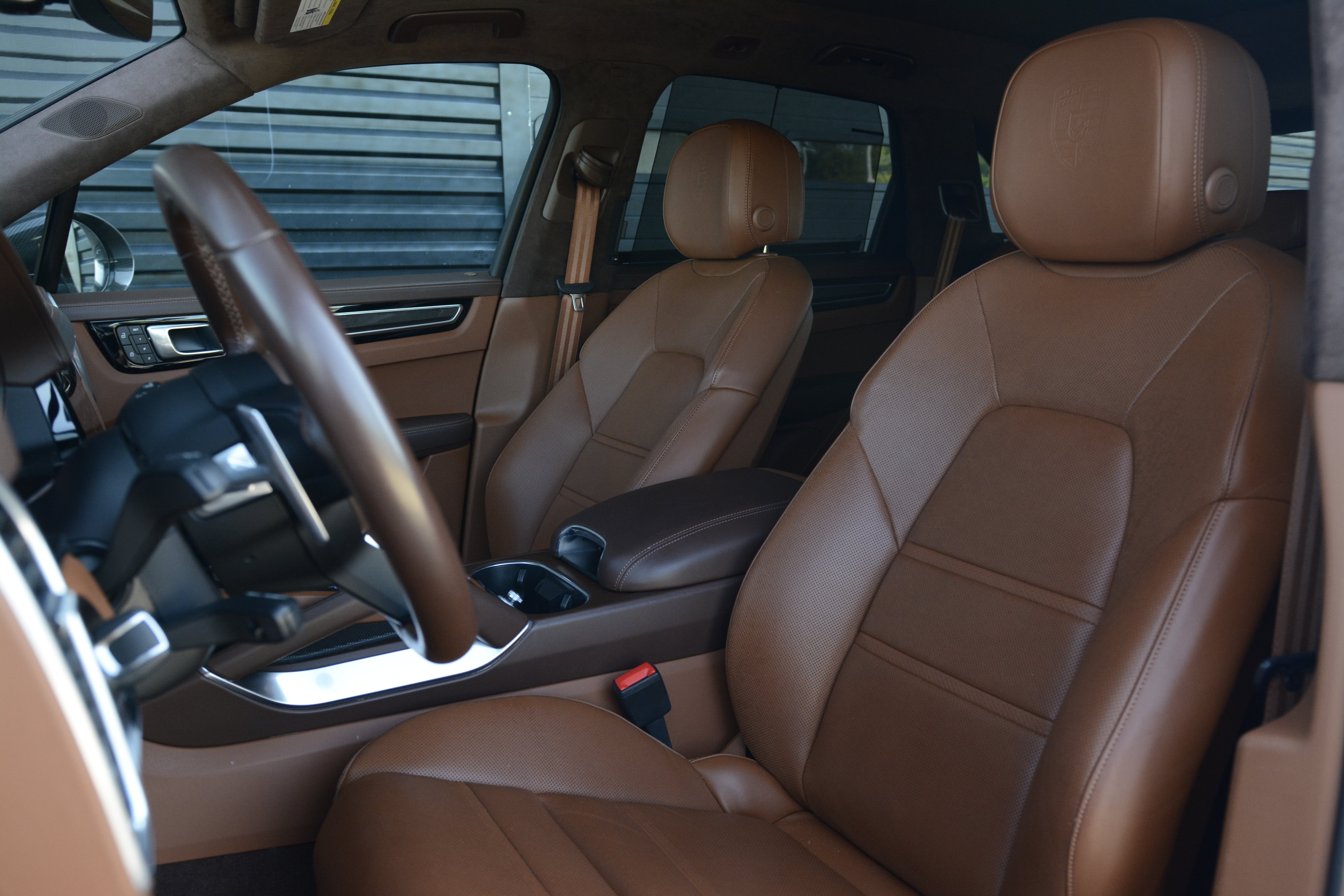 Certified 2023 Porsche Cayenne Turbo AWD/4WD image 5