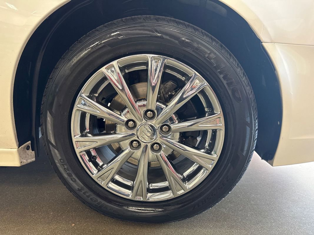 Used 2011 Buick Lucerne CXL image 28