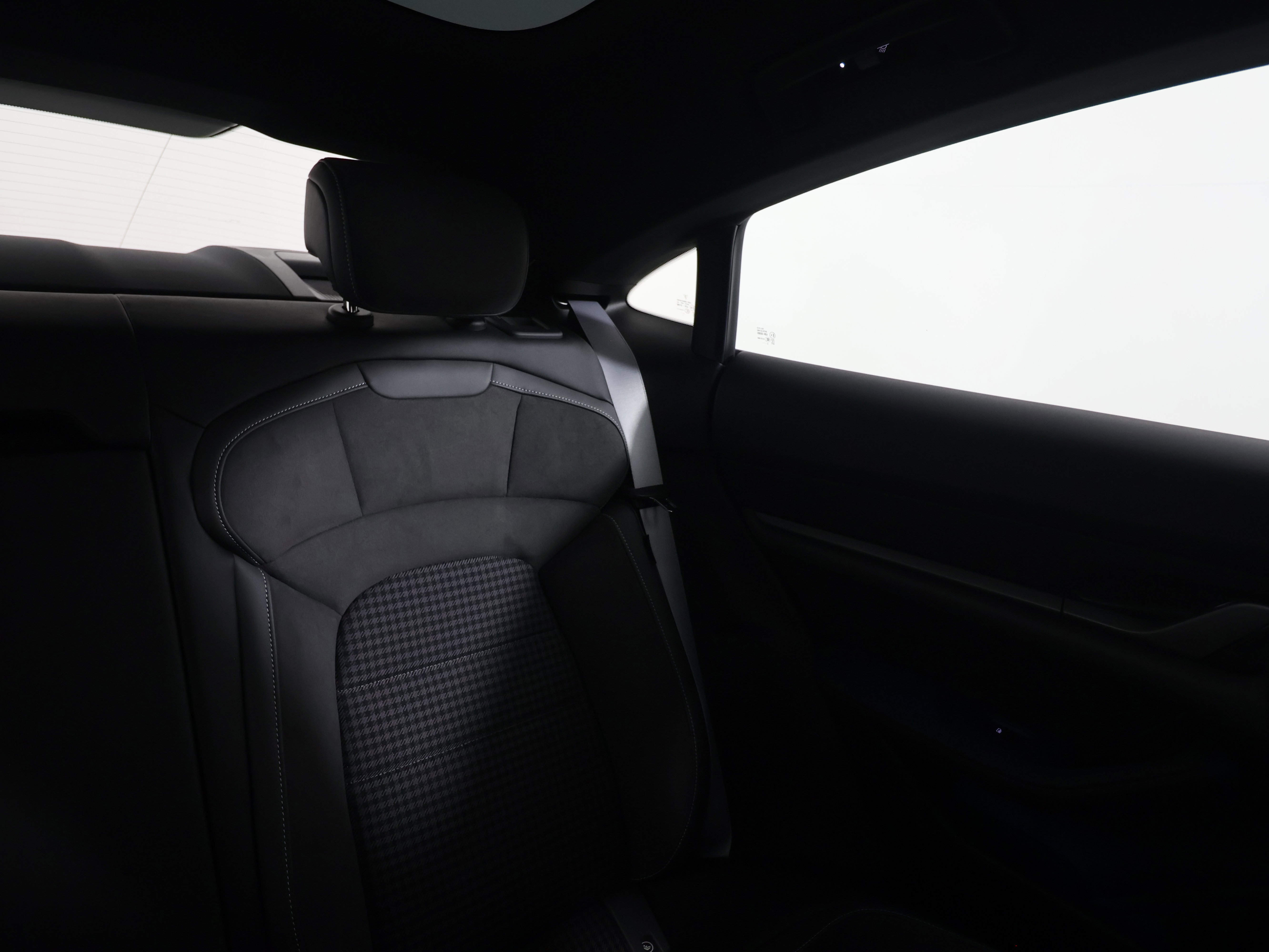 New 2025 Porsche Taycan image 17