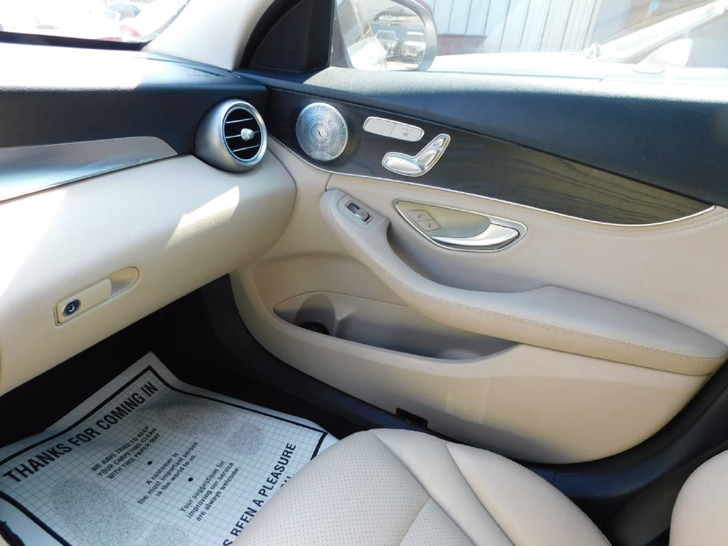 Used 2015 Mercedes-Benz C 300 Sedan image 25
