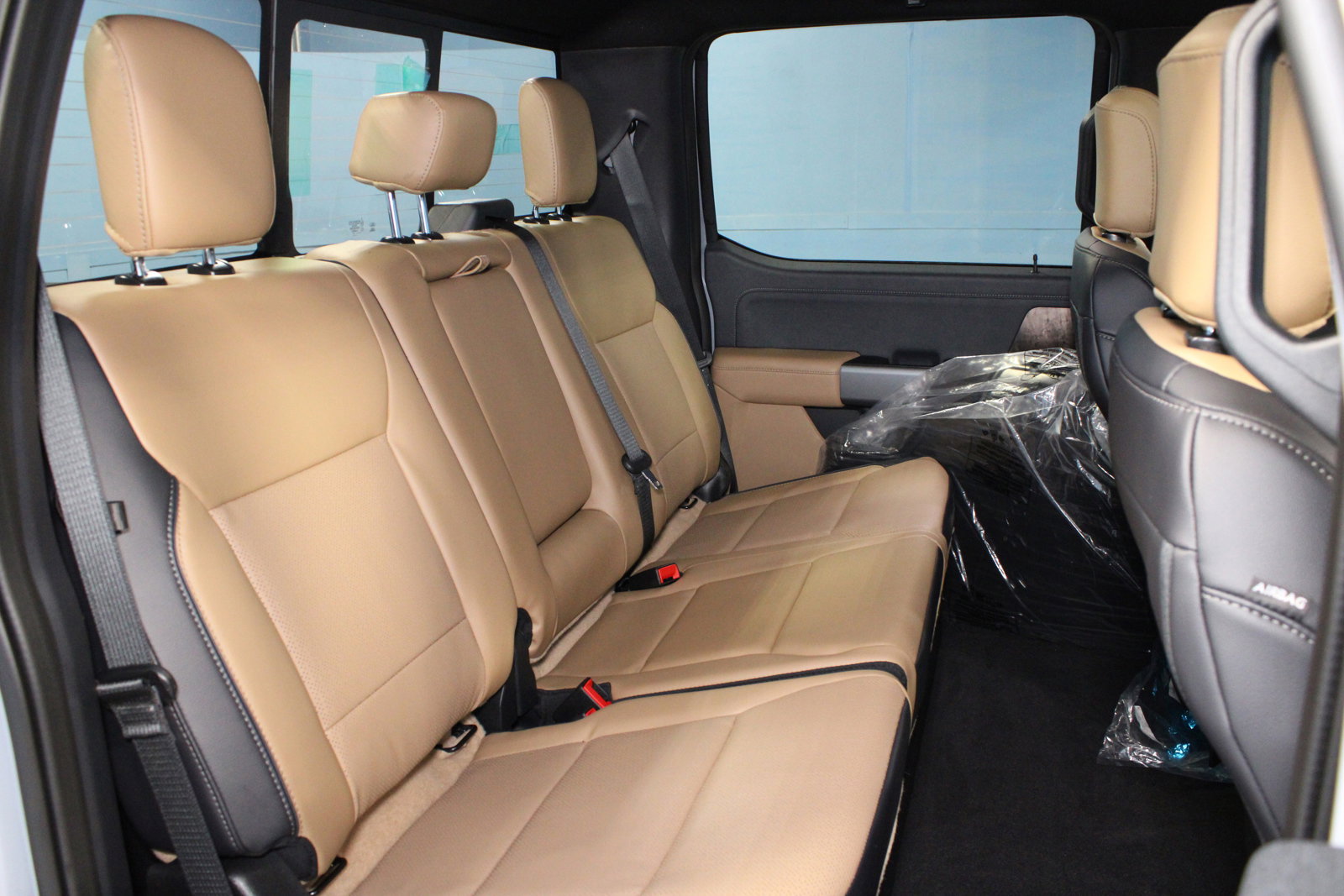 New 2025 Ford F350 Lariat w/ Lariat Ultimate Package image 24