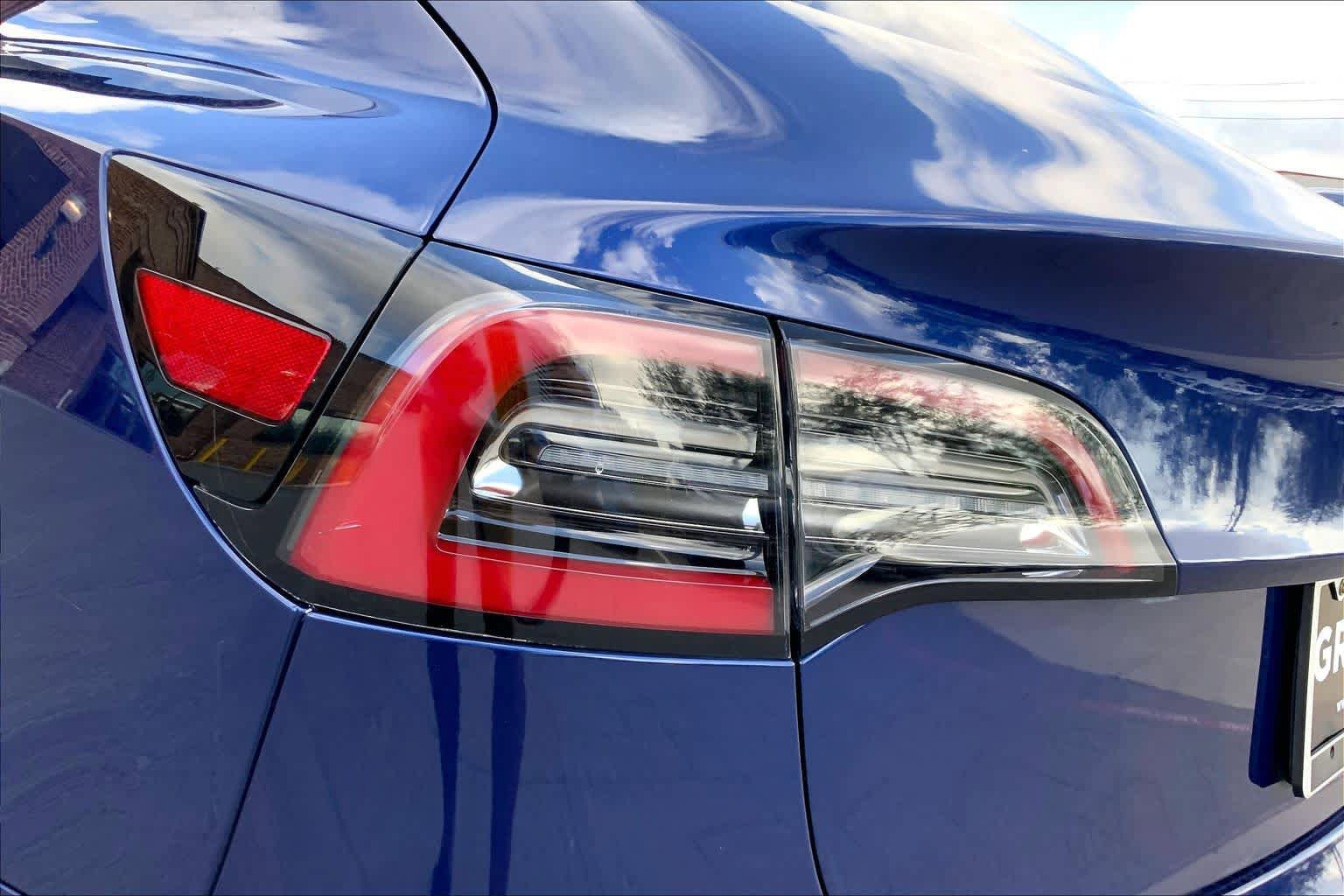 Used 2019 Tesla Model 3 Standard Range image 27