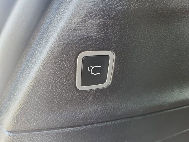 Used 2022 Chrysler Pacifica Touring-L w/ S Appearance Package FWD image 6