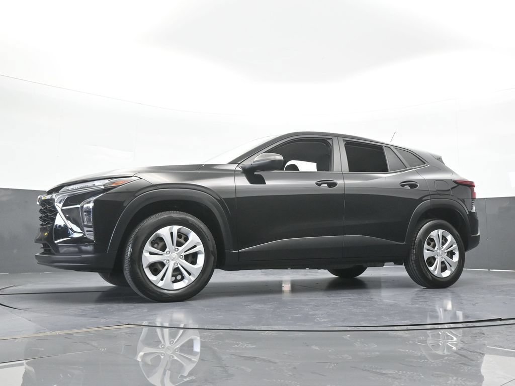 Used 2024 Chevrolet Trax LS FWD image 48