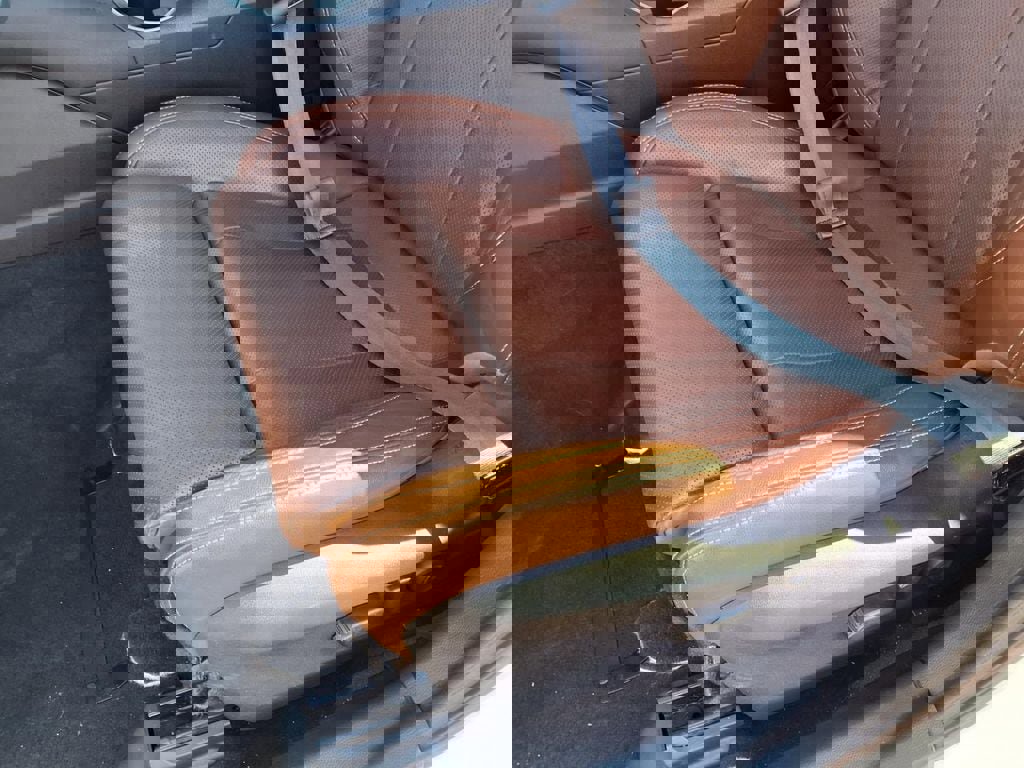 Used 2020 Subaru Outback Touring w/ Popular Package #2 image 26