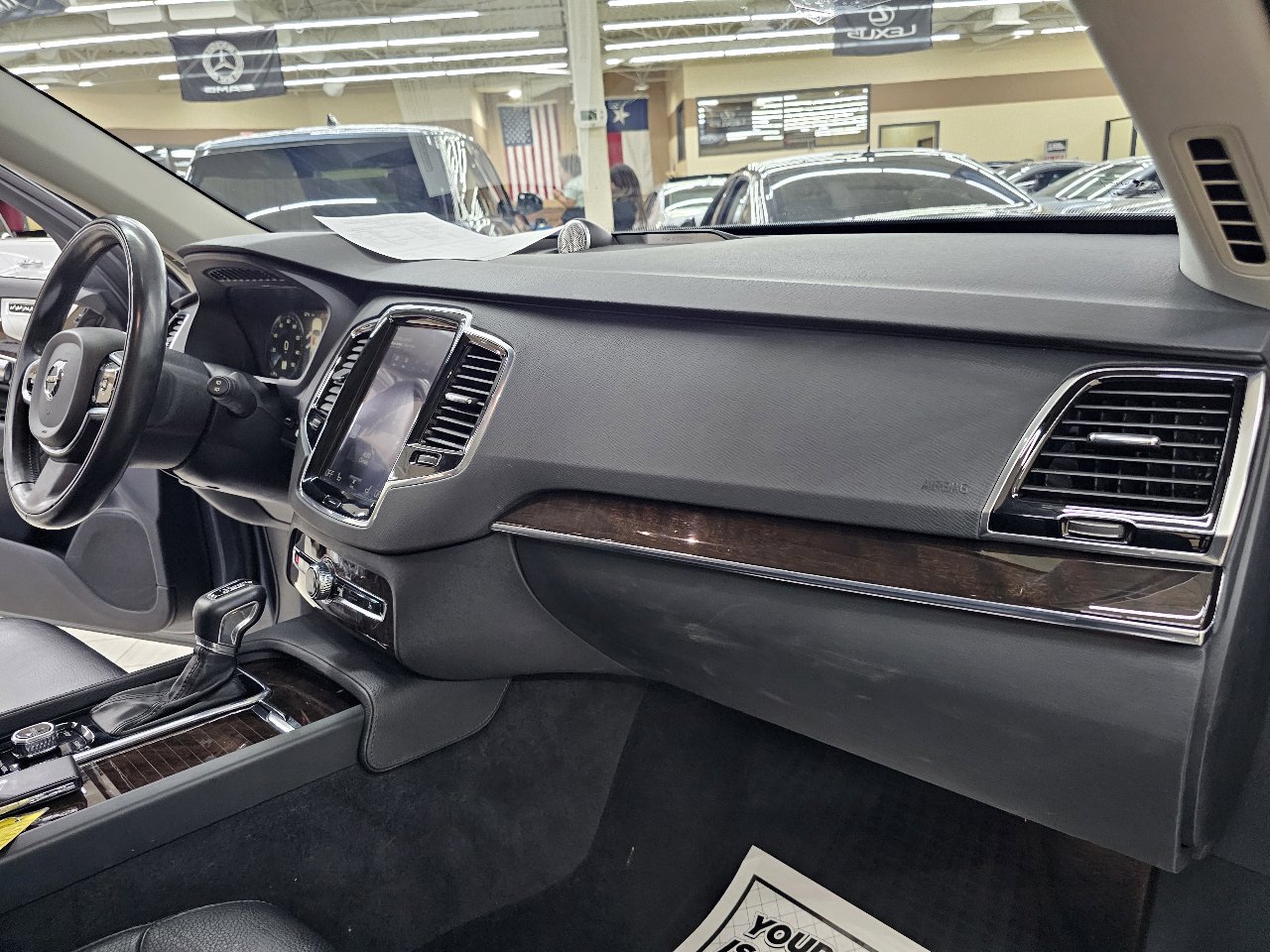 Used 2016 Volvo XC90 T6 Momentum w/ Momentum Plus Package image 24