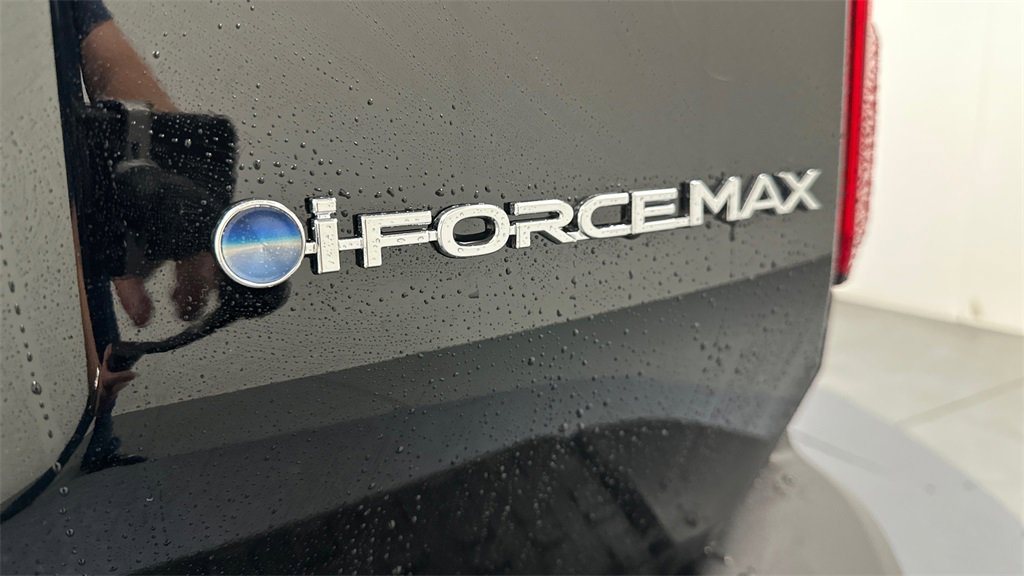 Used 2025 Toyota Land Cruiser image 17