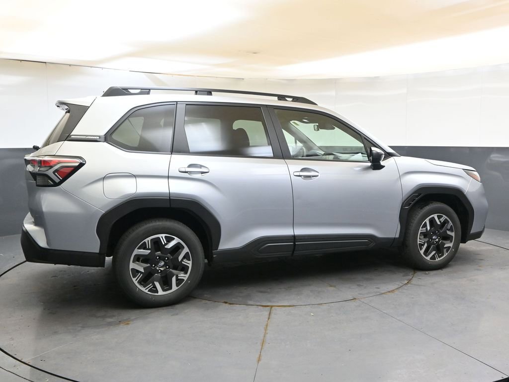 Used 2025 Subaru Forester Premium AWD/4WD image 6