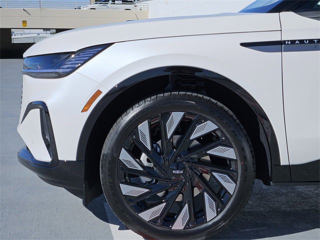 New 2026 Lincoln Nautilus Reserve image 9