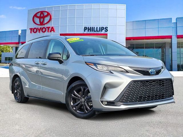 Used 2024 Toyota Sienna XSE w/ XSE Plus Package AWD/4WD image 1