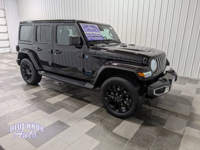 Used 2025 Jeep Wrangler Unlimited Sahara AWD/4WD image 5