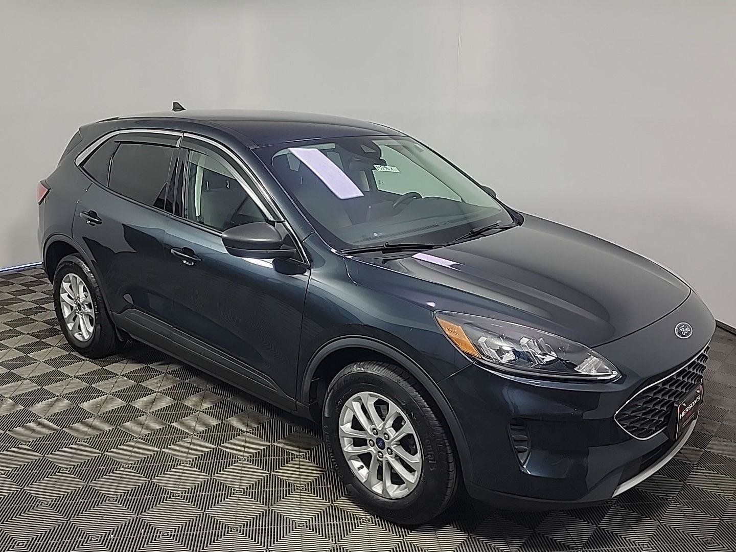 Used 2022 Ford Escape SE w/ Convenience Package AWD/4WD image 2