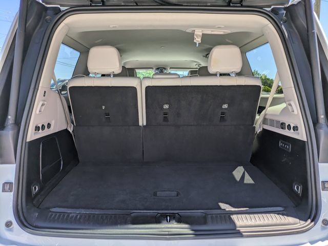 Used 2024 Jeep Wagoneer Series III AWD/4WD image 14