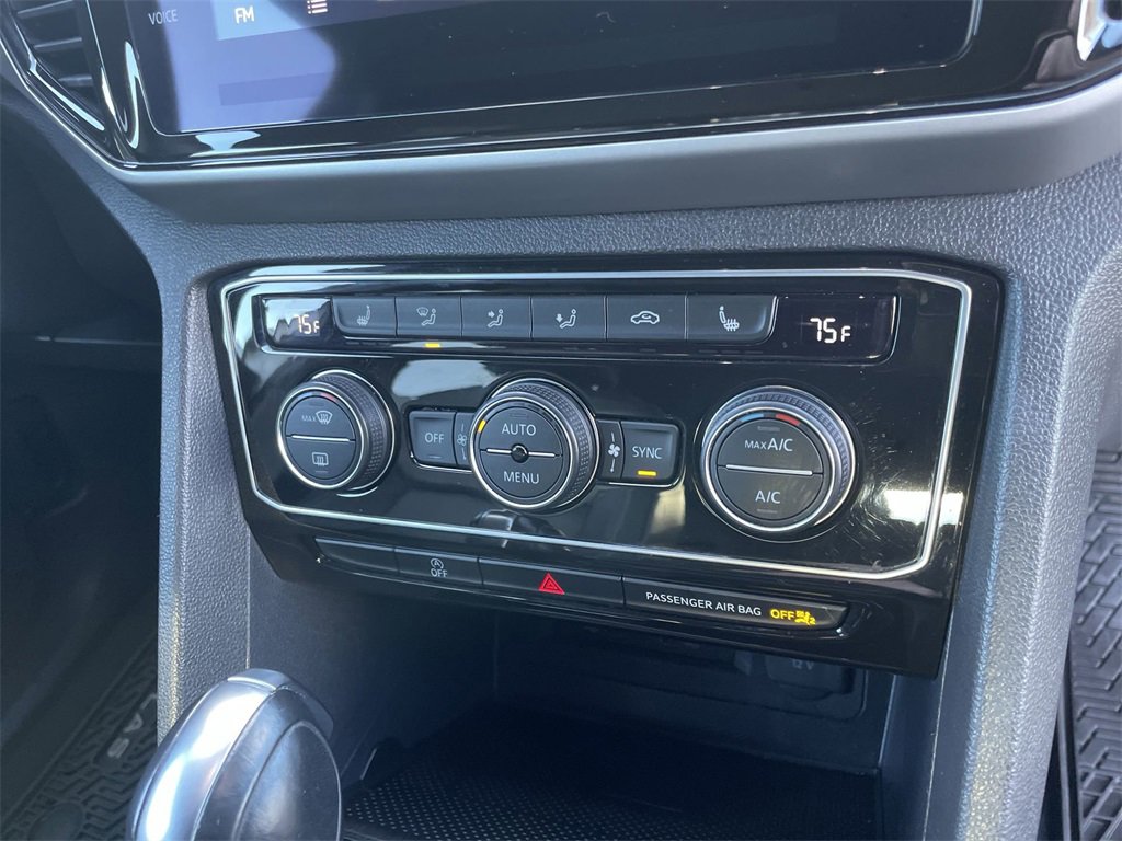 Used 2022 Volkswagen Atlas Cross Sport SE image 28